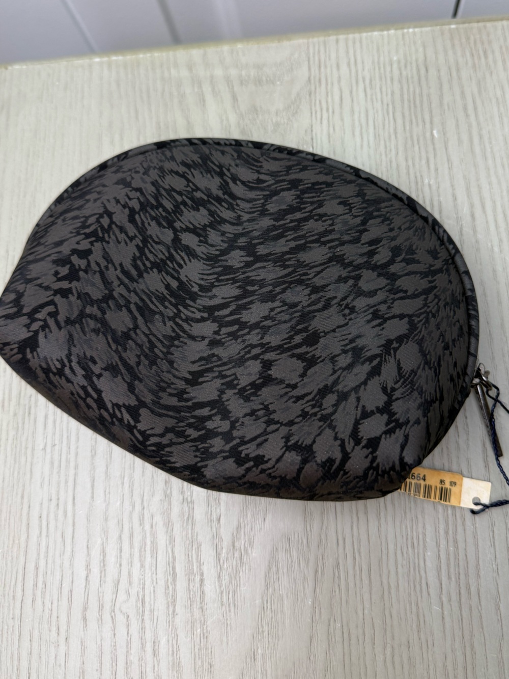 NWT Givenchy small Black Textured Round Makeup Pouch - Picture 3 of 6